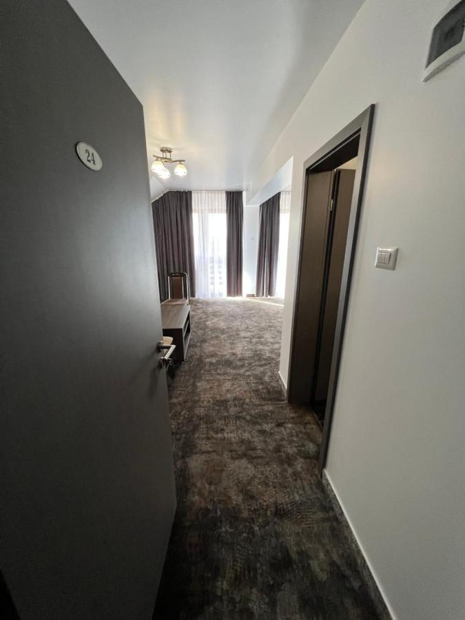 Motel Infinit Târgu Jiu Exterior foto