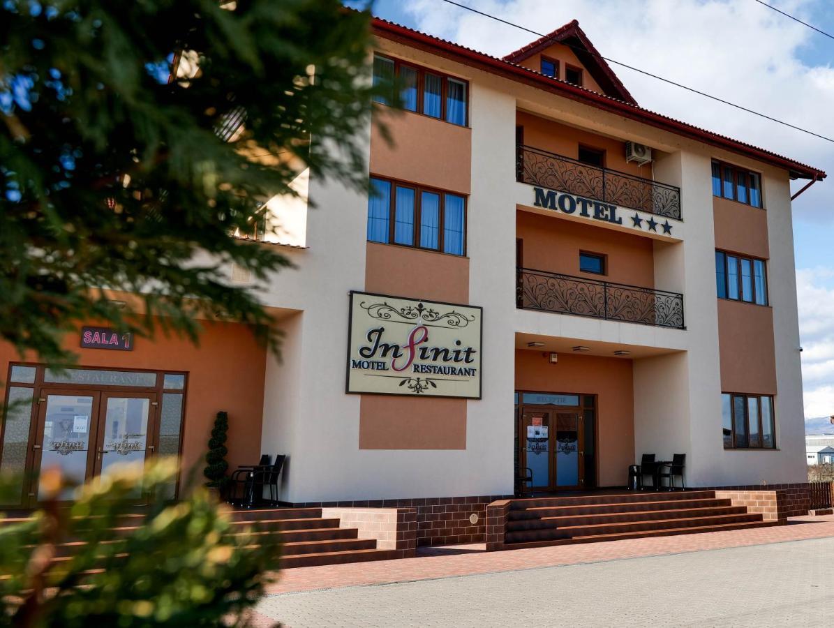 Motel Infinit Târgu Jiu Exterior foto