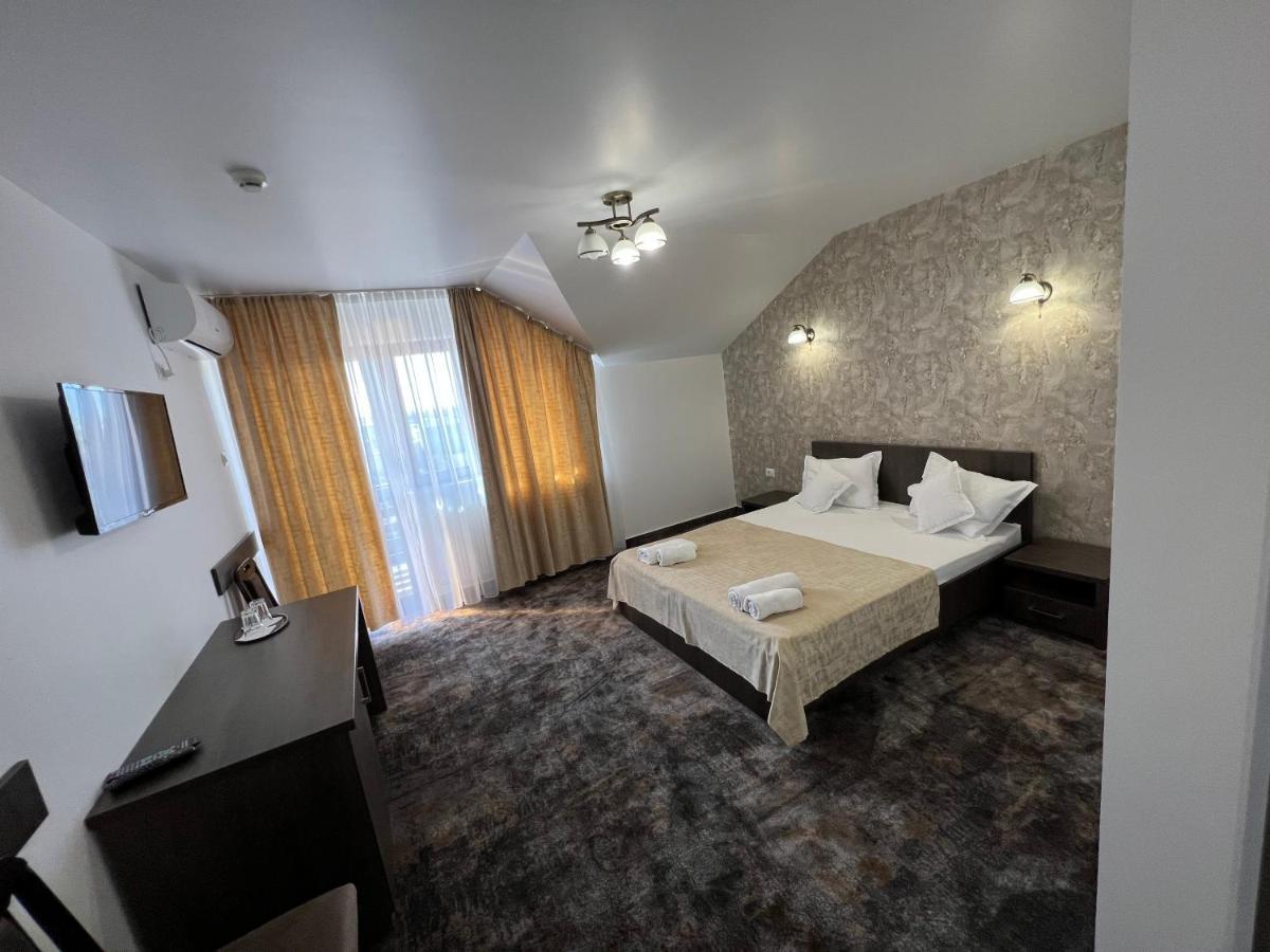 Motel Infinit Târgu Jiu Exterior foto