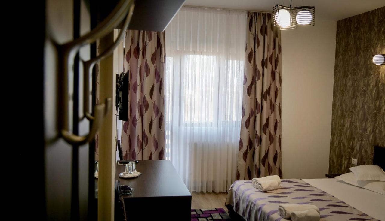 Motel Infinit Târgu Jiu Exterior foto