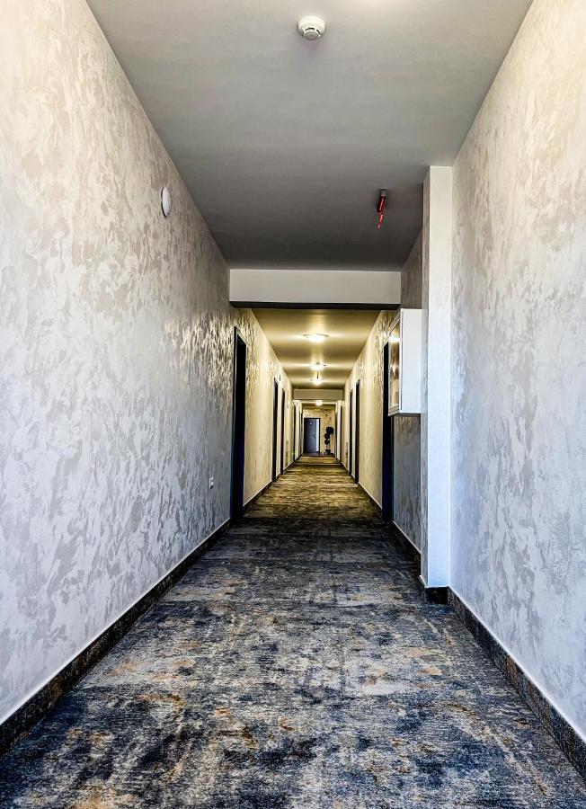 Motel Infinit Târgu Jiu Exterior foto