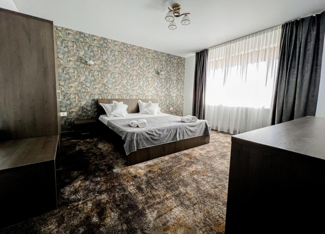 Motel Infinit Târgu Jiu Exterior foto