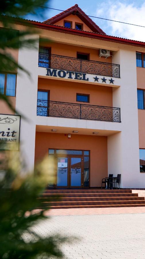 Motel Infinit Târgu Jiu Exterior foto