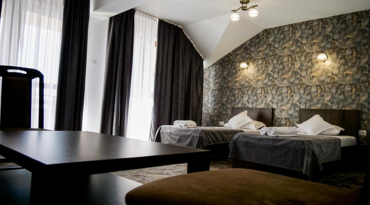 Motel Infinit Târgu Jiu Exterior foto