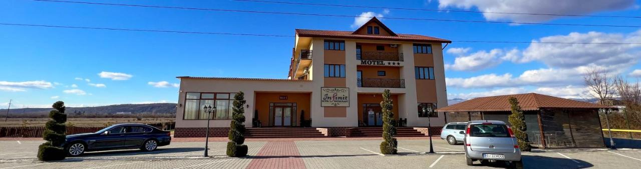 Motel Infinit Târgu Jiu Exterior foto